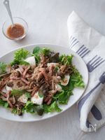 炒めきのこと豆腐のサラダ。