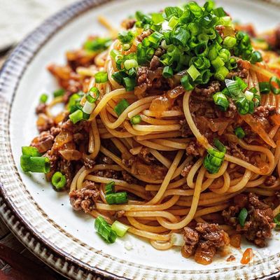 トマト缶不要《ネギまみれ♡和風なミートソースパスタ》