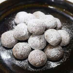 杉山かふんの作ってみた!投稿(米粉の塩チョコスノーボール【卵・乳・小麦不使用】)