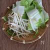 白菜ともやしのピリ辛はるさめスープの下準備