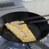 初心者さん必見!簡単【折り畳み卵焼き】ハム入りで美味しい♡の工程3