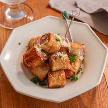 【パリパリ魚肉ソーセージ】材料3つ!余った餃子の皮でおつまみ