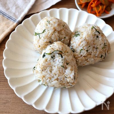 手が止まらない！贅沢しらす大葉にぎり