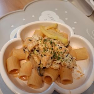 306062の作ってみた!投稿(【取り分け幼児食】なすとツナのトマトクリームパスタ)