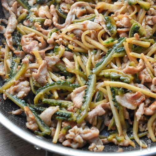 【ゴーヤの青椒肉絲】ご飯泥棒!甘辛ゴーヤ+中華が優勝レベル!
