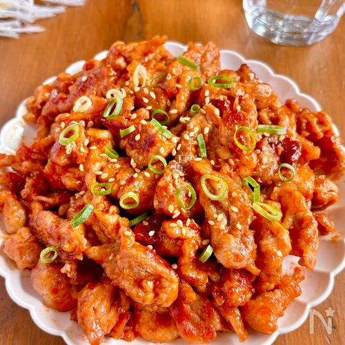 〖ご飯が進む〗豚こまのケチャポン照り焼き!子どもも喜ぶ