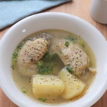 作り置き可。じゃがいもと手羽先のうま塩スープ