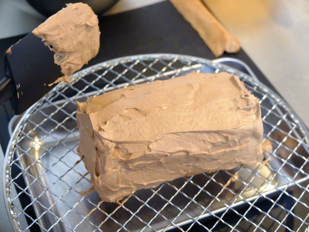 オーブン不要×大さじ計量♡ブッシュドノエル！【玉子焼き器】 | レシピ