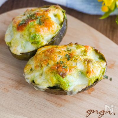 【混ぜて焼くだけ】アボカドグラタン