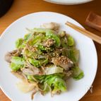 春キャベツをたっぷり消費！『春キャベツときのこの中華風和え』