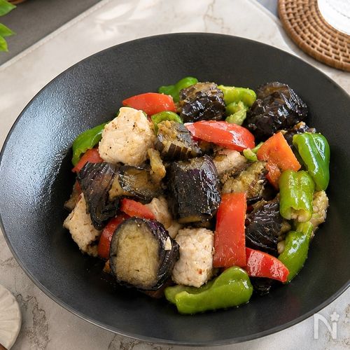 彩り華やか【豚肉となすの甘辛炒め】ご飯がすすむ♡