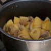 無水で味染み♡豚こま肉で！カレー肉じゃがの工程2