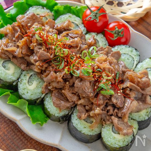 やみつき激うま！【甘辛牛肉のせ バジルチーズキンパ】ガパオ風