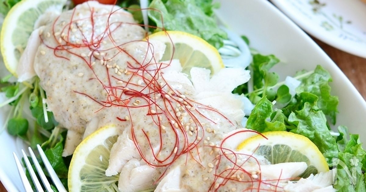 蒸し鶏の昆布ごまドレサラダ