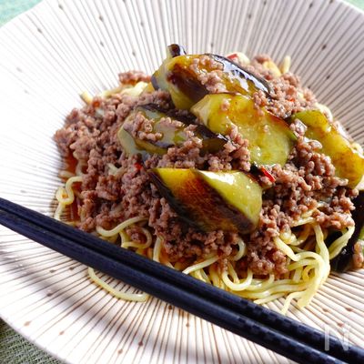 【ひき肉と茄子のピリ辛あんかけ焼きそば】