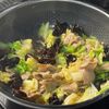ごはんがすすむ！【豚肉とキャベツときくらげのピリ辛炒め】の工程2