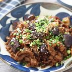 【なすと牛こまの甜麺醤炒め】調味料2つだけで味が決まる！