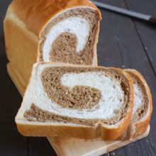 プレゼントに喜ばれる♡『ミルク＆珈琲のマーブル食パン』