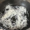 腸活◎【にんじんと白滝の旨辛キムチ炒め】食欲そそる♡の工程3