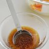 白菜ときゅうりの甘酢和えの下準備