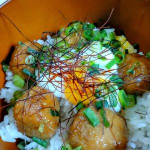 ゆみの作ってみた!投稿(【5分でできるご飯泥棒】照り焼き肉団子丼)