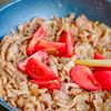 豚肉が入って食べ応えアップ！！豚肉とトマトの卵炒めの工程4