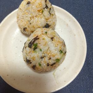 RON♪RONの作ってみた!投稿(【我が家の最強おにぎり】
家にある材料でパパッと混ぜるだけ。)