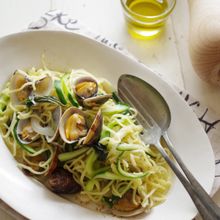 フライパン1つで！アサリと夏野菜のバジル塩麺