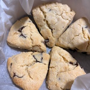 うーsan。の作ってみた!投稿(本当は秘密にしたい♡焼くまで5分♡チョコレートスコーン♡)
