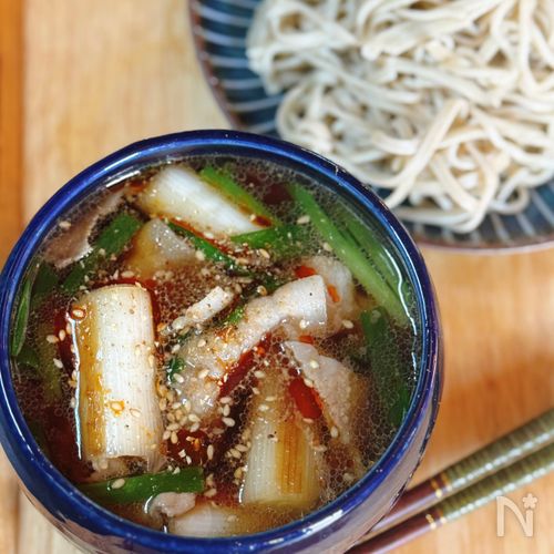 【ネギたっぷり豚肉つけ蕎麦】ピリ辛ぽかぽか♡