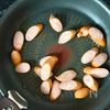 材料３つでメイン！《白菜とウィンナーのトマト味噌煮》の工程3