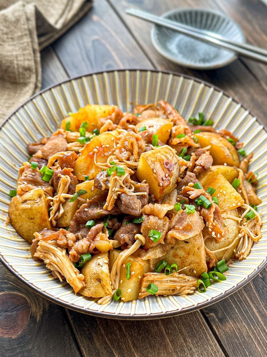 豚こま肉と新じゃがの甘辛えのき