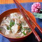 エチュベればもっと旨い！舞茸と細ねぎの味噌汁