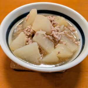 ゆきまる🐬🫧の作ってみた!投稿(材料入れて煮るだけ♪『とろとろ大根の甘辛♡中華そぼろあん』)