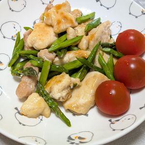 こぴよの作ってみた!投稿(【鶏とアスパラの塩炒め】これだけで最高においしい！)