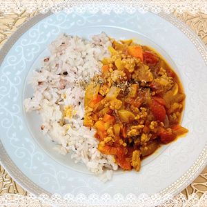 にゃ〜むずの作ってみた!投稿(【ひき肉のトマトカレー】ルウで簡単!コク旨野菜カレー♡)