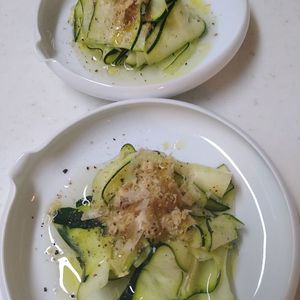akmtの作ってみた!投稿(ズッキーニのリボンおひたし オリーブオイル＆胡椒が合う♪)