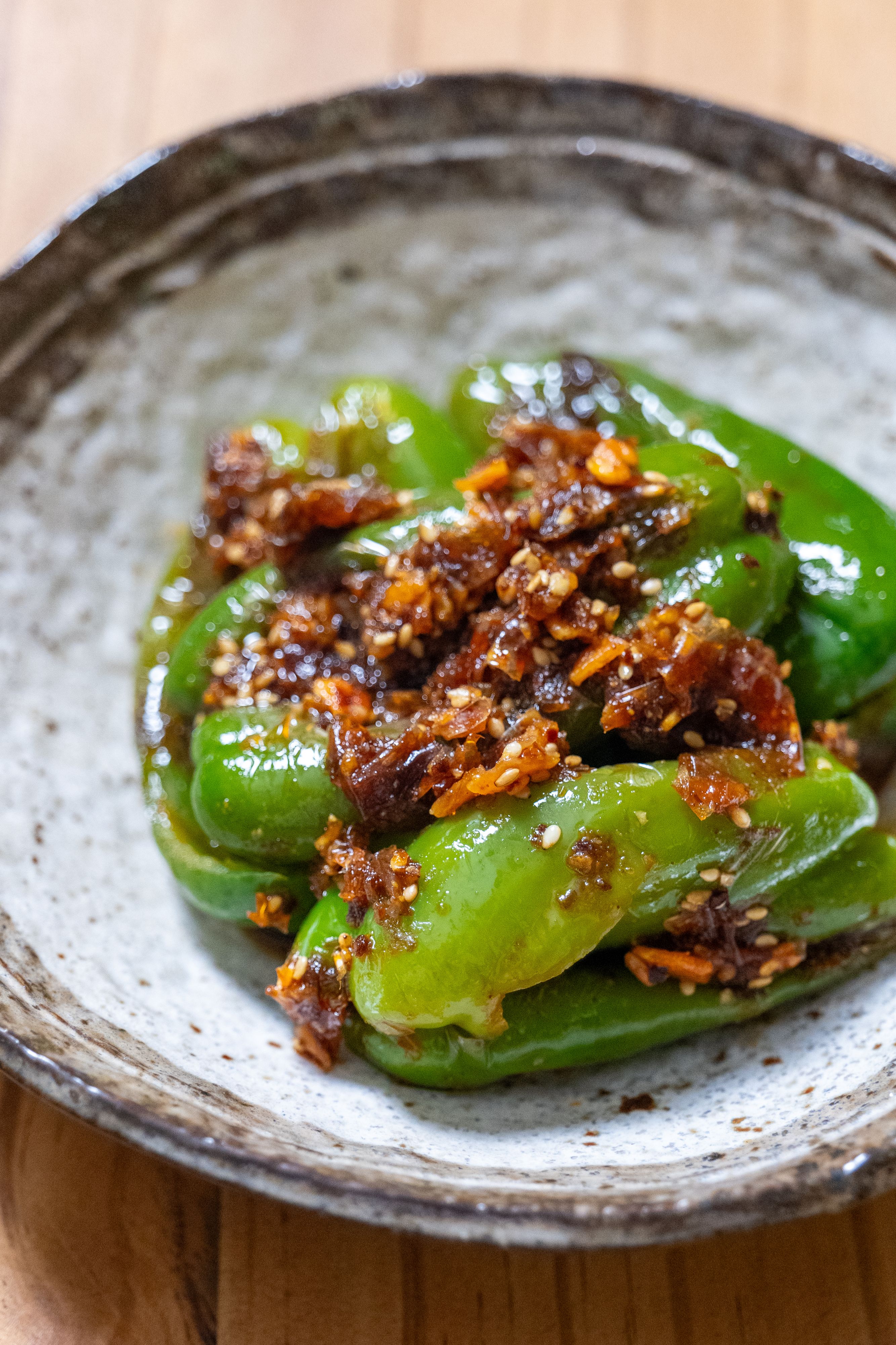 包丁いらず！こんがり焼き色がたまらん「やみつき旨辛ピーマン