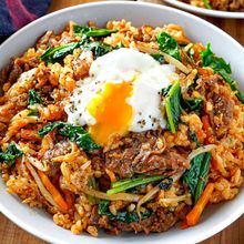 【ビビンバ風チャーハン】韓国風♡旨辛味で食欲そそる!