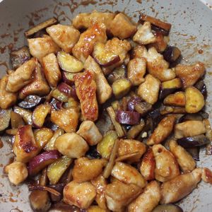 鶏皮坊主の作ってみた!投稿(鶏むね肉で！おさつハニバタチキン)