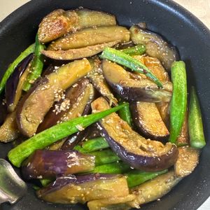 ともじつの作ってみた!投稿(【茄子とオクラの胡麻つゆお浸し】夏に食べたいさっぱり副菜♬︎)