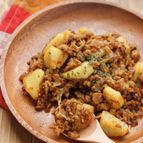 【ご飯がすすむ】スパイシーじゃがチー炒め