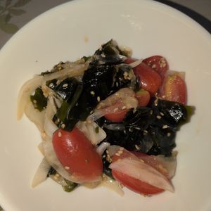 KUMIKOの作ってみた!投稿(トマトとわかめの胡麻ぽん和え│10分で完成！火を使わない副菜)