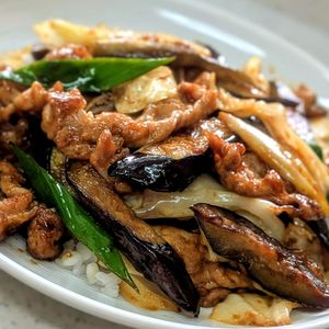 Patchouli🐱🐾の作ってみた!投稿(行列の中華屋さんの🍚秋なすの濃厚とろとろ回鍋肉定食😋)
