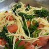 384581の作ってみた!投稿(主食にも！ほうれん草とトマトのスパサラ)