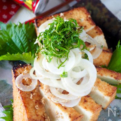 カリカリ厚揚げステーキ＊オニオンバターしょうゆソース