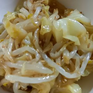 776193の作ってみた!投稿(レンジで5分！【もやし×キャベツ旨ダレナムル】やみつき副菜♩)
