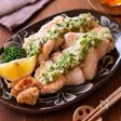 【やわらか鶏むね肉のねぎ塩だれ】ごはんもお酒も進む！