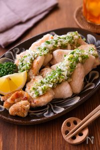 【やわらか鶏むね肉のねぎ塩だれ】ごはんもお酒も進む！