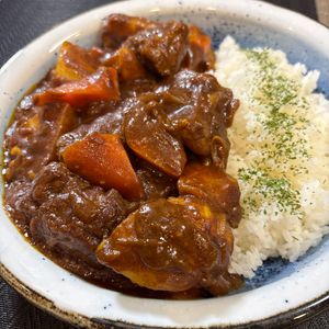 楽ラク手抜キッチン🐶🐾の作ってみた!投稿(【うちの基本のビーフカレー】夕食の定番★カレーにコクと旨味)